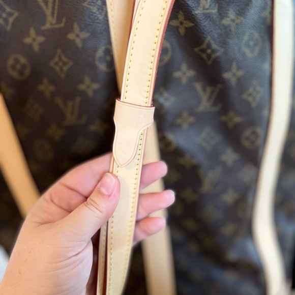 Louis Vuitton Backpack Randonne GM - Picture 8 of 13